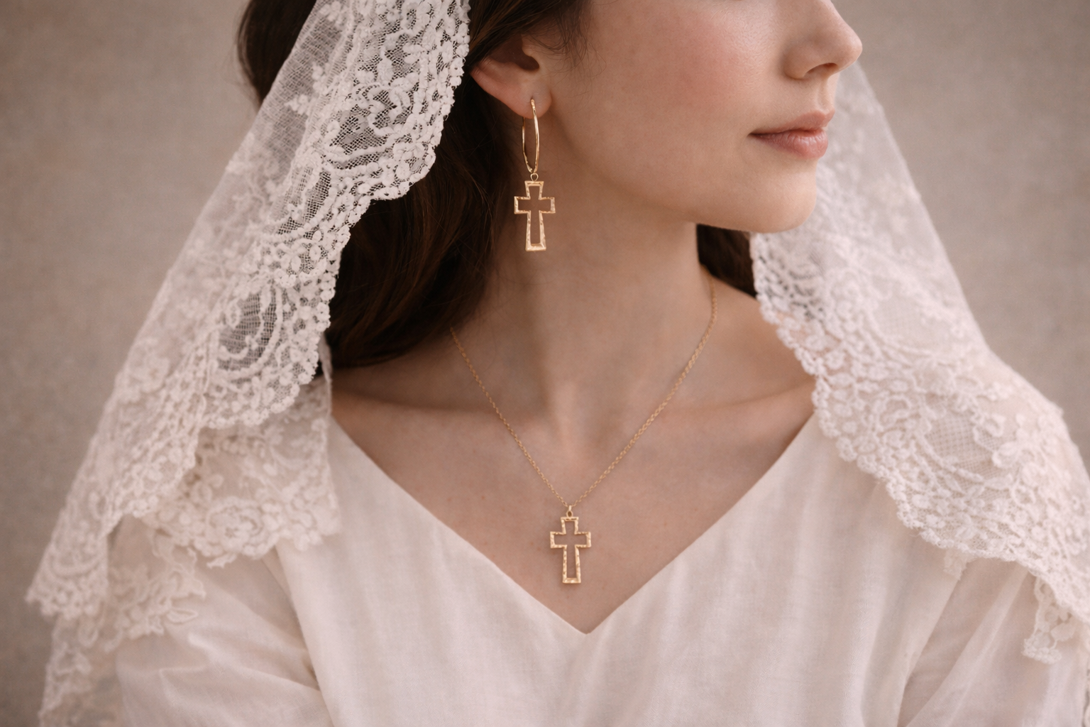 Ensemble collier et boucles d’oreilles Croix de Grâce