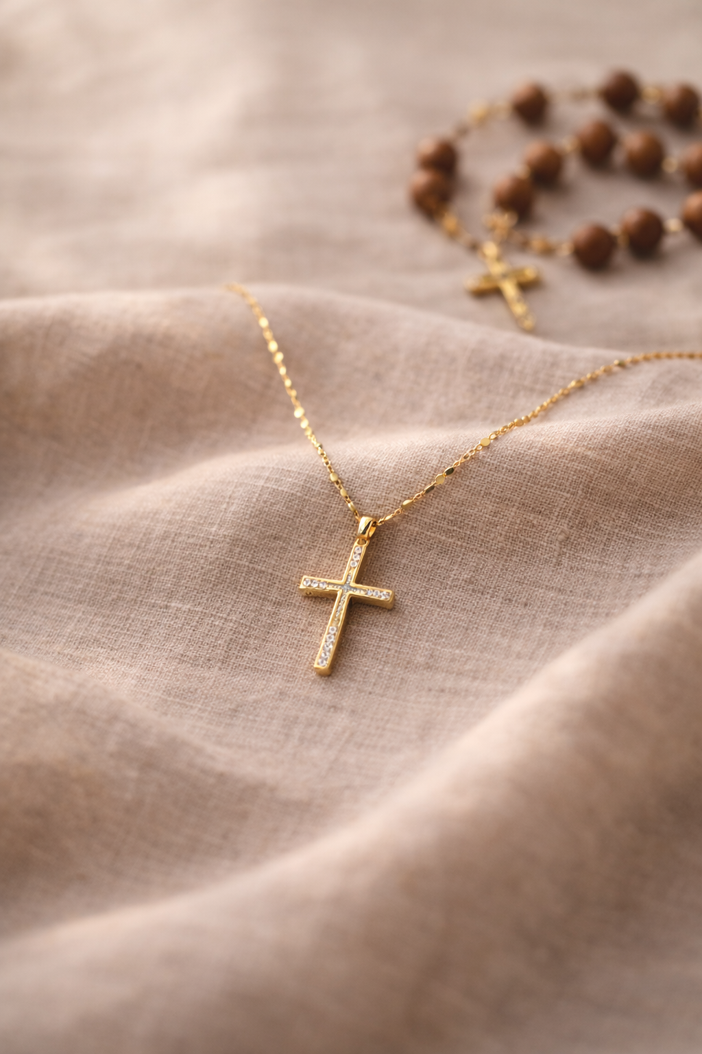 Collier Croix Élégance Intemporelle en Acier Inoxydable Hypoallergénique