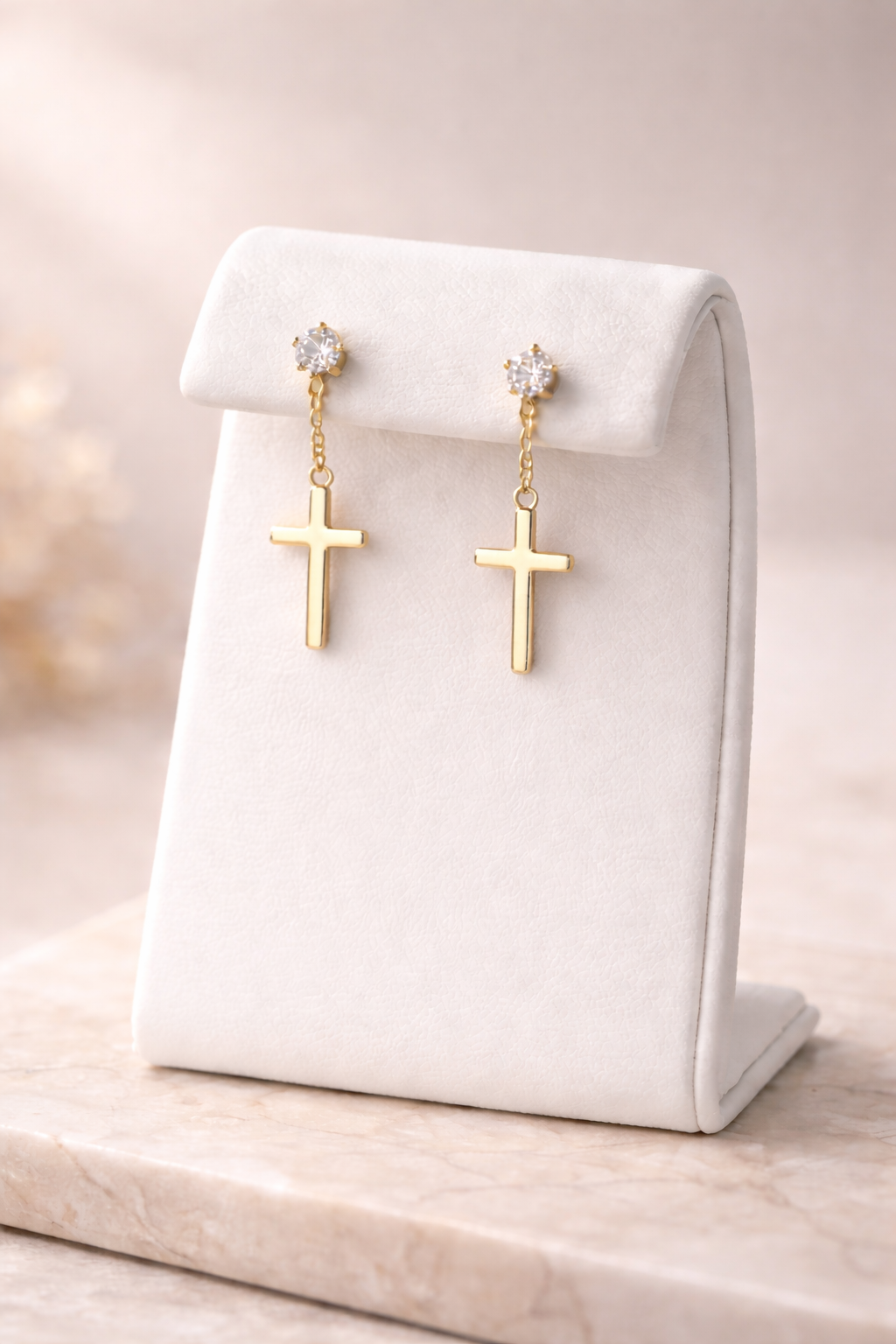 Boucles d’Oreilles Croix Dorée – Symbole de Foi & Lumière